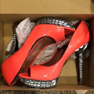 Rachel Roy size 10 pink stilettos